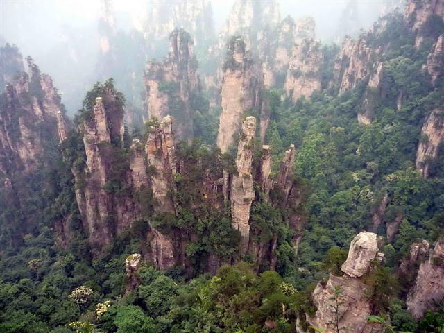 南宁出发：凤凰、张家界双卧五日游