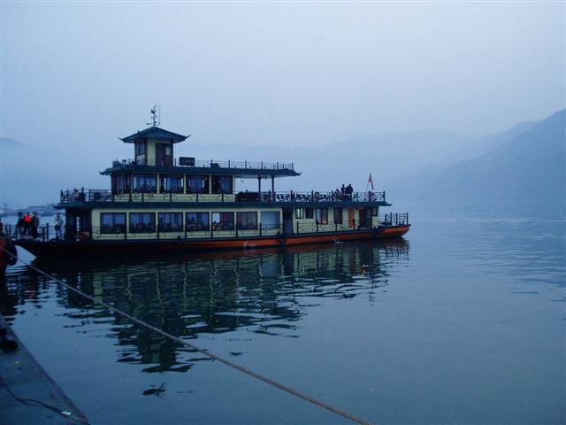 南宁出发：重庆、丰都鬼城、白帝城、长江三峡、武汉双卧七天
