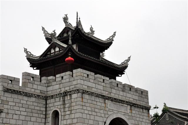 南宁出发：贵阳、黄果树瀑布、西江千户苗寨、天河潭单飞单卧五日游