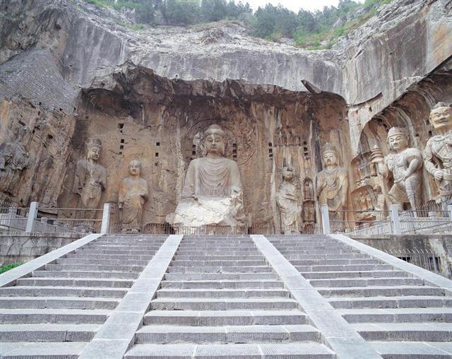 南宁出发：郑州、少林寺、开封、洛阳龙门石窟双飞四日游